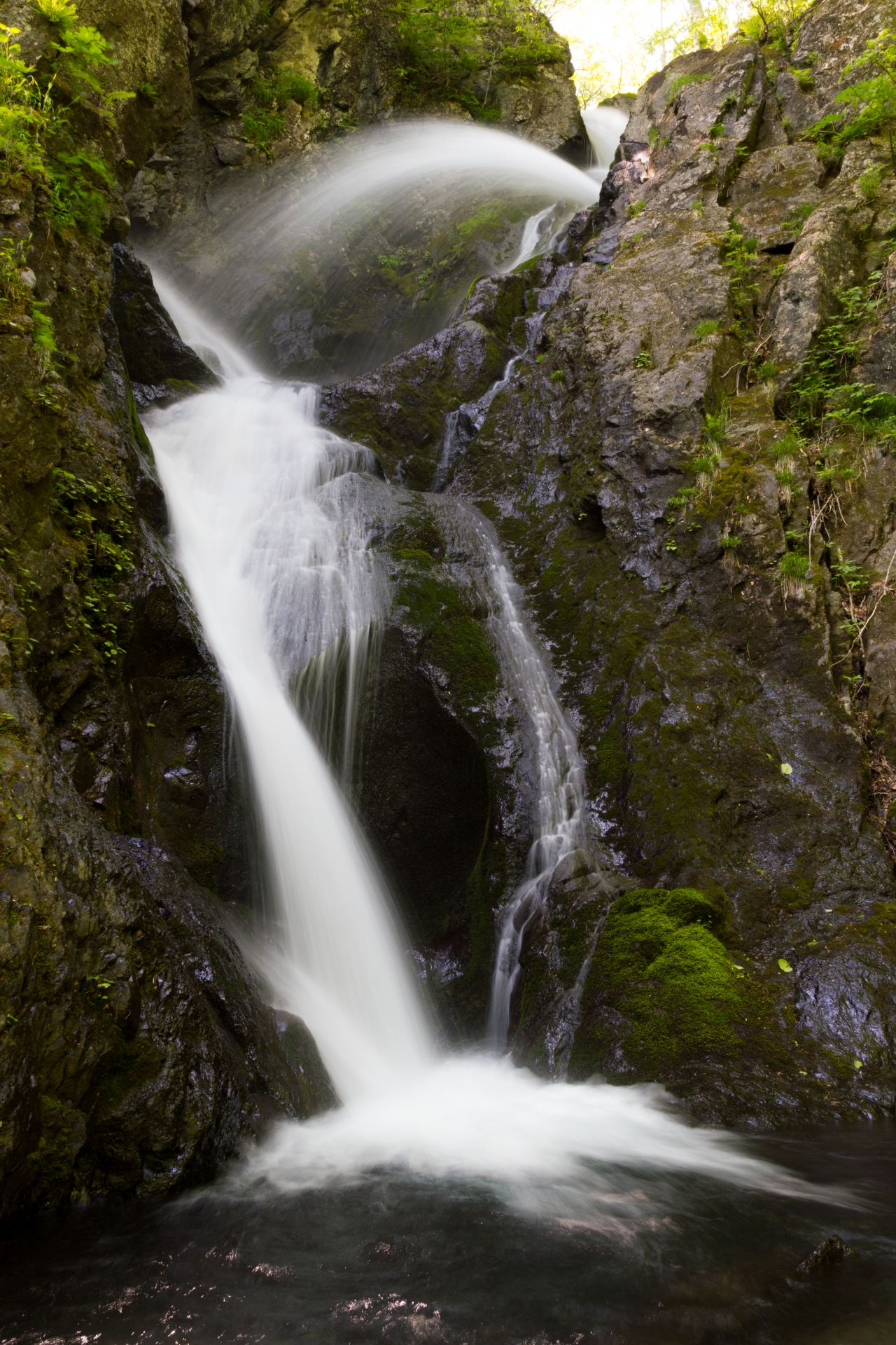 Nanaori Falls